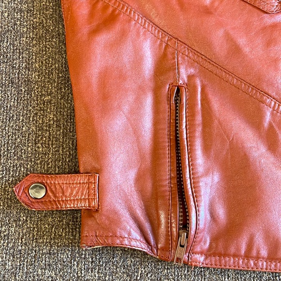 Vintage Beautiful Leather Jacket ( with no Brand Label). See Pics - Picture 3 of 16